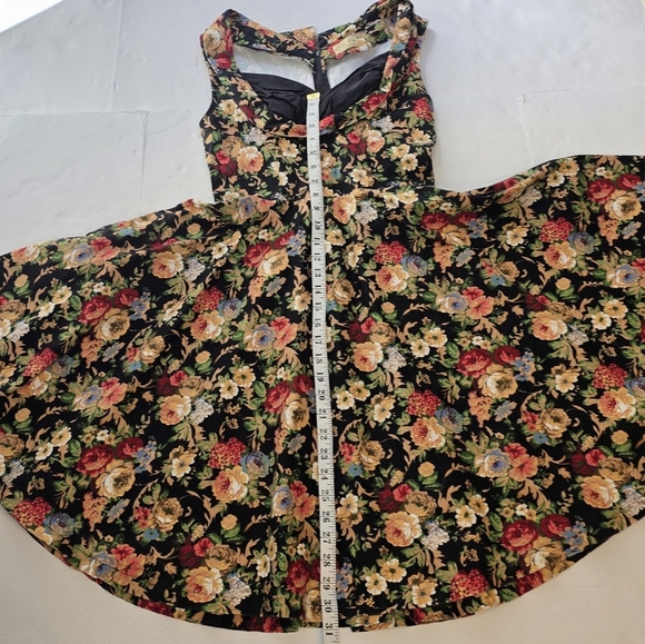Lindy Bop fit and flair dress, floral, circle skirt, sleeveless, small - Picture 9 of 16